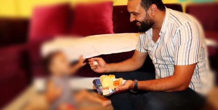 الطفلة مكة داخل مؤسسة «نعم لإنقاذ إنسان»