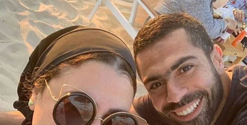 أحمد فتحي وزجته 