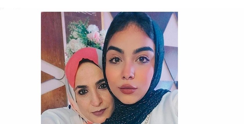 ميادة محمد ووالدتها سارة