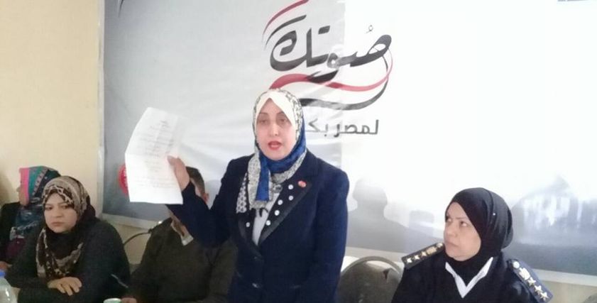 خلال أحد لقاءات الحملة