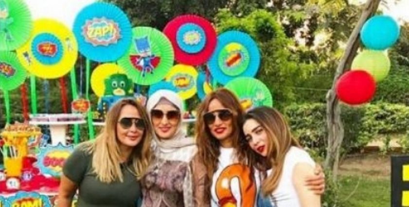 زينة وأخواتها البنات