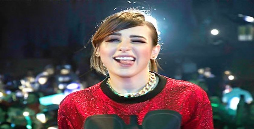 ساندي تعلن عن انفصالهامن زوجها الثاني