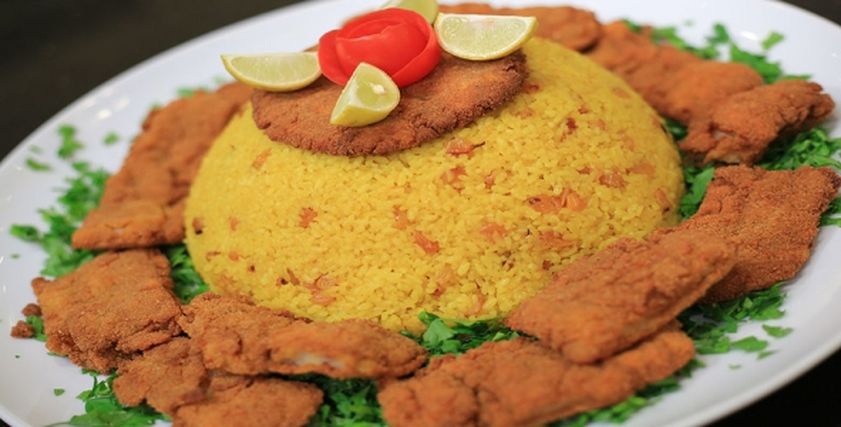 سمك بانيه بالأرز والزبيب