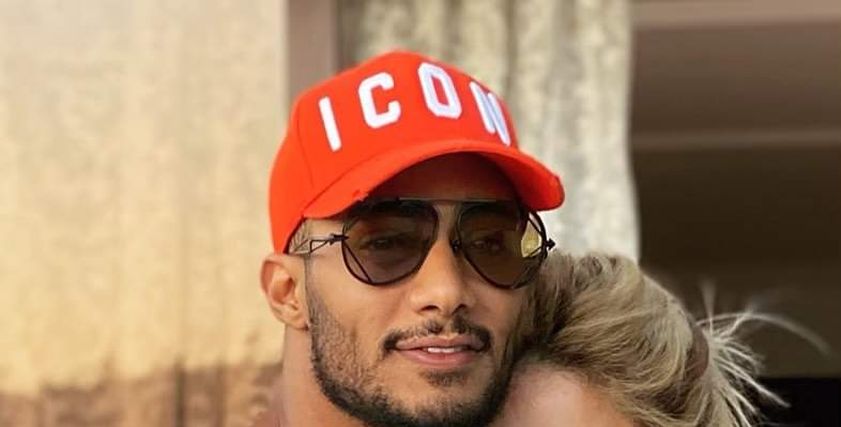 محمد رمضان وزوجته