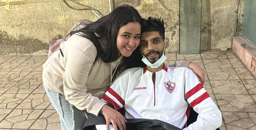 «كان حاسس بالموت».. وفاء عامر تكشف اللحظات الأخيرة في حياة إبراهيم شيكا