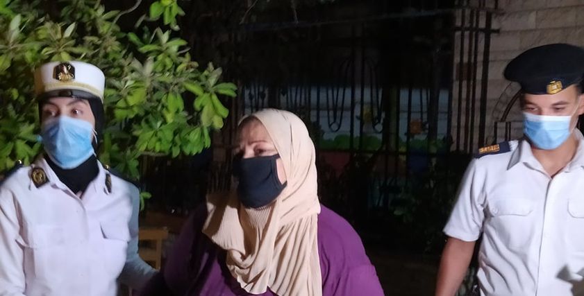 ناهد تصر على التصويت رغم عجزها عن الحركة