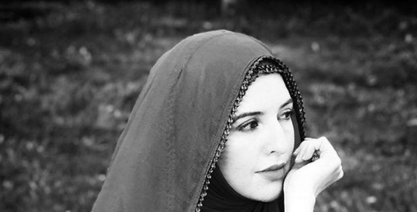 المغنية الأمريكية جينيفر جراوت