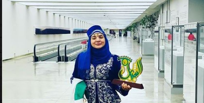 دنيا زاد الشابة الجزائرية التي يكرمها منتدى شباب العالم