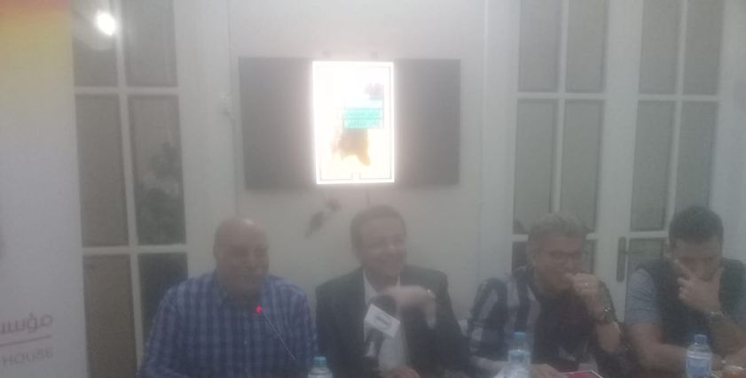 جانب من حفل توقيع الكتاب