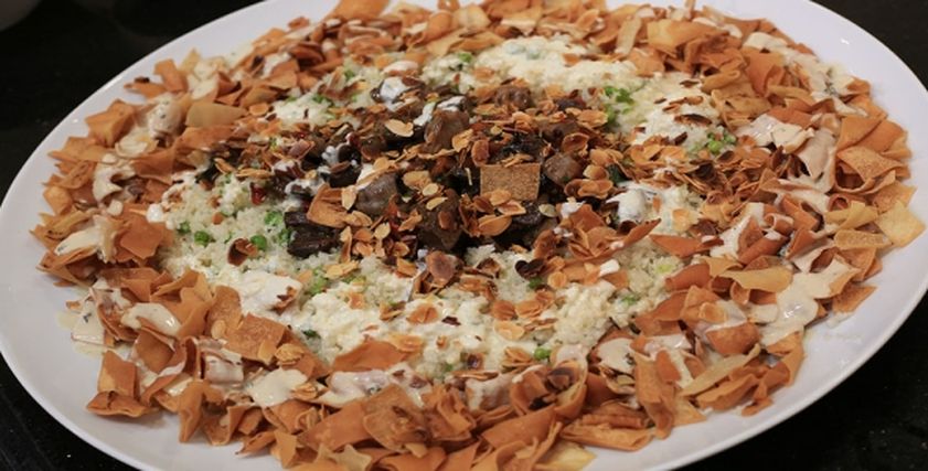 طبق فتة كبدة الدجاج