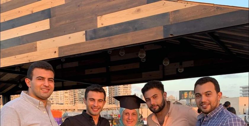 وفاء وأولادها