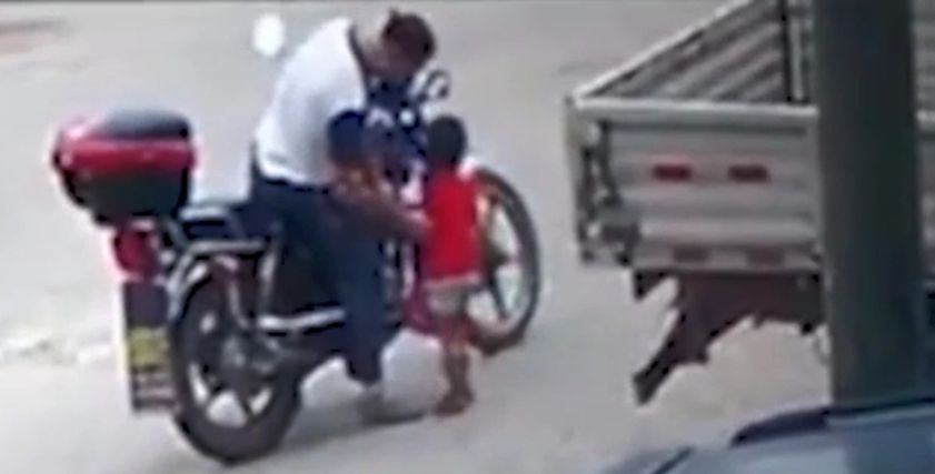 تاجر اعضاء بشرية يحاول اختطاف طفلة 3 سنوات لبيع اعضائها