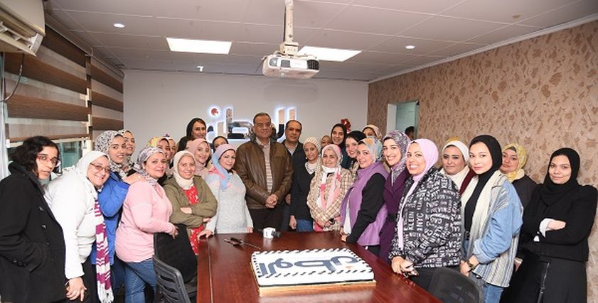 مسلم يكرم الزميلات بمناسبة عيد الأم