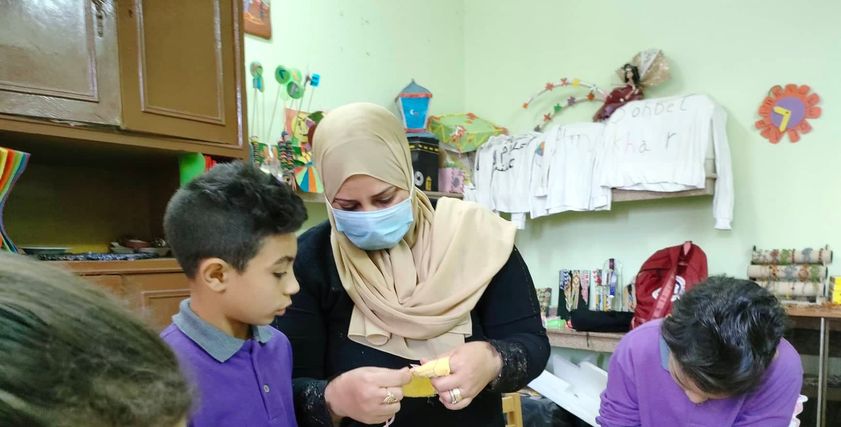 «أم بسنت» وسط أطفال أحلام إسطبل عنتر