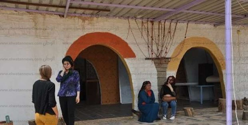 نساء في القرية