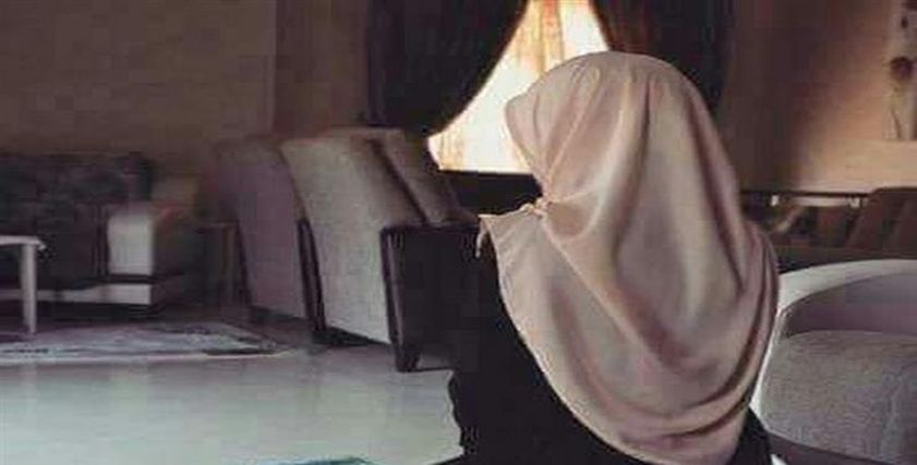 حكم الصلاة بالحذاء