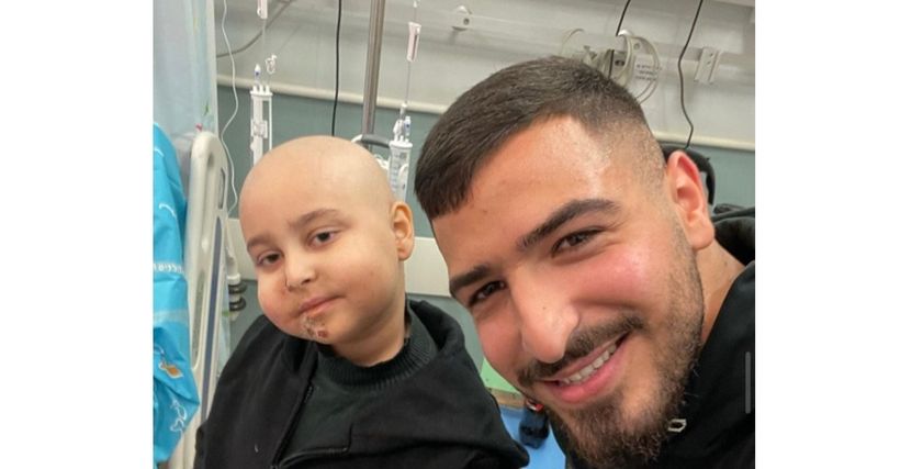 البلوجر أيمن عثمان والطفلة إيان