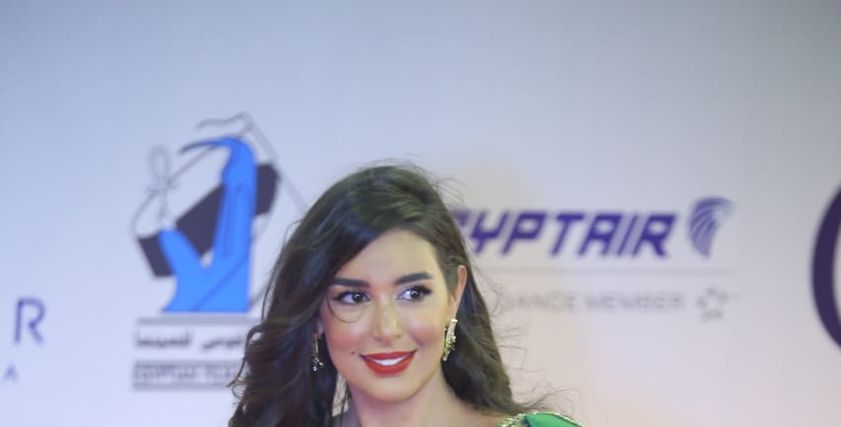 بالزيتي إطلالة الفنانة ياسمين صبري على السجادة الحمراء بالجونة السينمائي