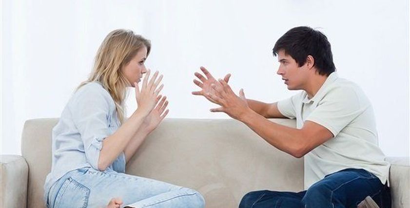 كثرة حلف الرجل على زوجته