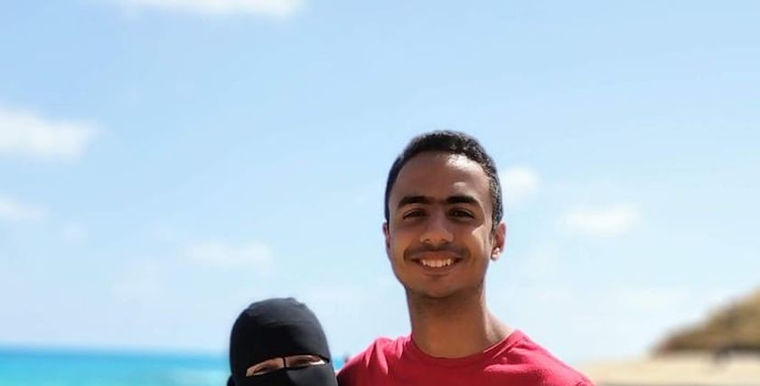 عمر طاهر ووالدته