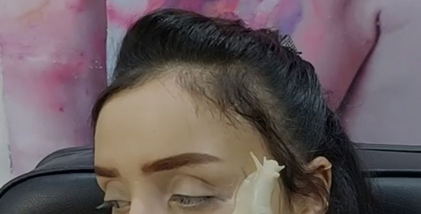 سارة موسى تستخدم الحلزون في التجميل