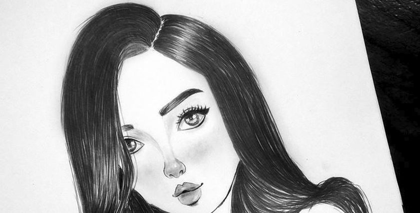منة الله.. تهوى رسم شخصيات بنات من خيالها وتخطط لرسم شخصيتها بتفاصيل يومها