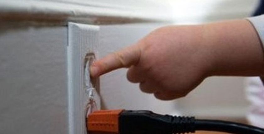 حوادث راح ضحيتها الأطفال صعقا بالكهرباء
