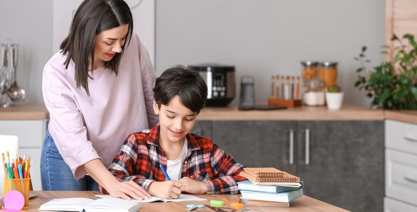 الأوقات المناسبة لمذاكرة طفلك - تعبيرية