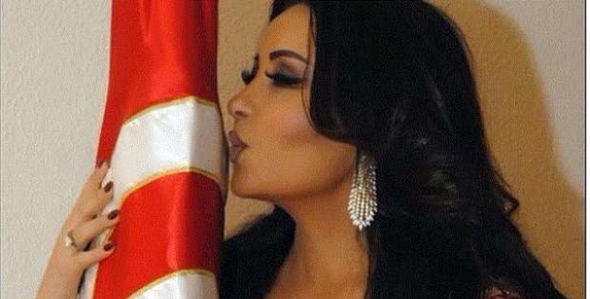 الفنانة لطيفة