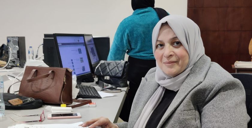 30 سنة معرض.. «ماما زينب» تودع المعرض قبل سن المعاش