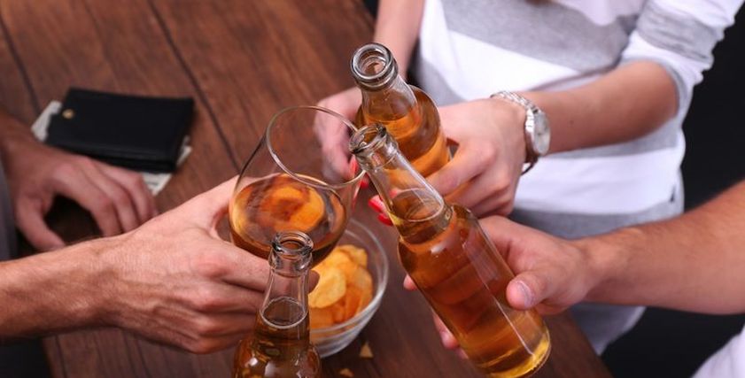 حكم الدين في التواجد في أماكن شرب الخمر
