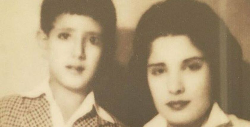 الشيخة فتوح السلمان مع أحد أبناءها