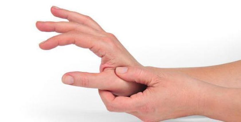 كيف يمنع B12 وD وE التنميل المزعج؟