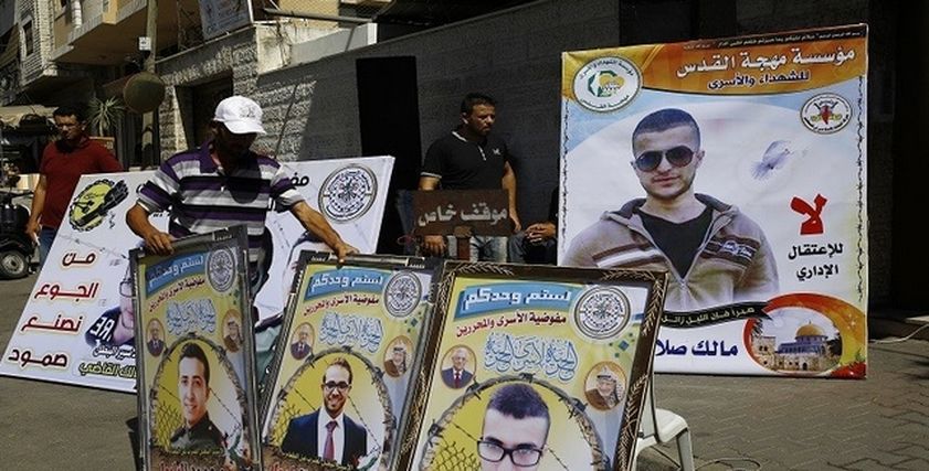 الأسرى الفلسطينيون