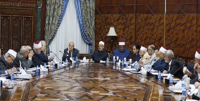 اجتماع سابق لأعضاء مجمع البحوث الإسلامية برئاسة الإمام الأكبر