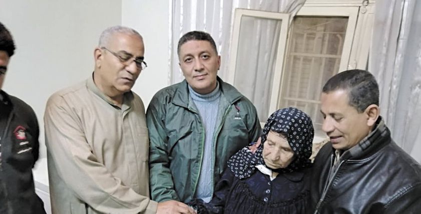السيدة العجوز عايدة