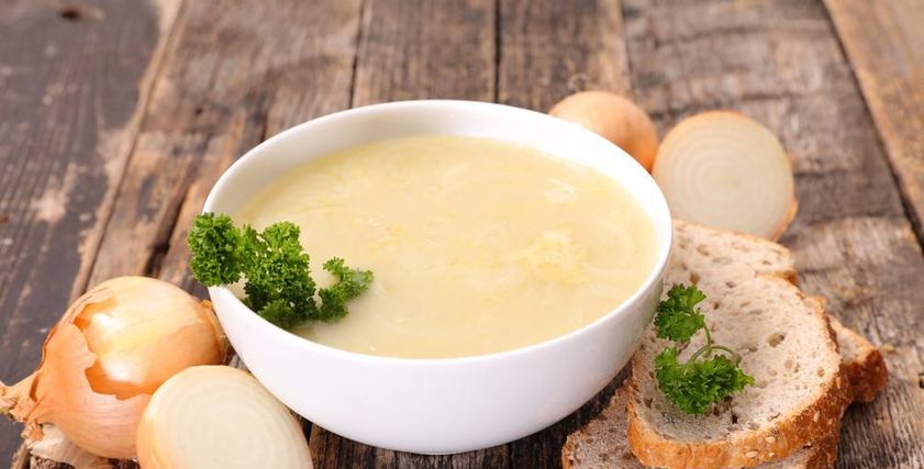 طبق شوربة البصل