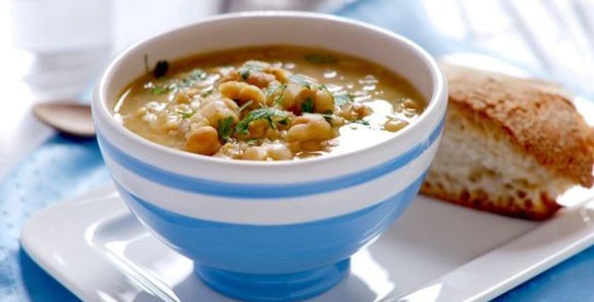 شوربة الحمص بالليمون اليونانية