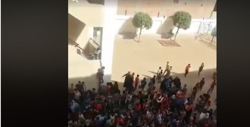 مظاهرات للطلاب من داخل مدرسة القدس