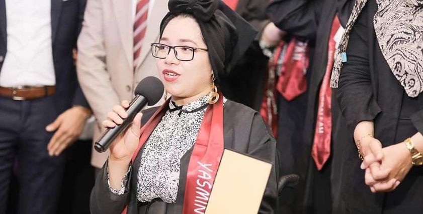 ياسمين علاء تتحدى فقدان ساقيها