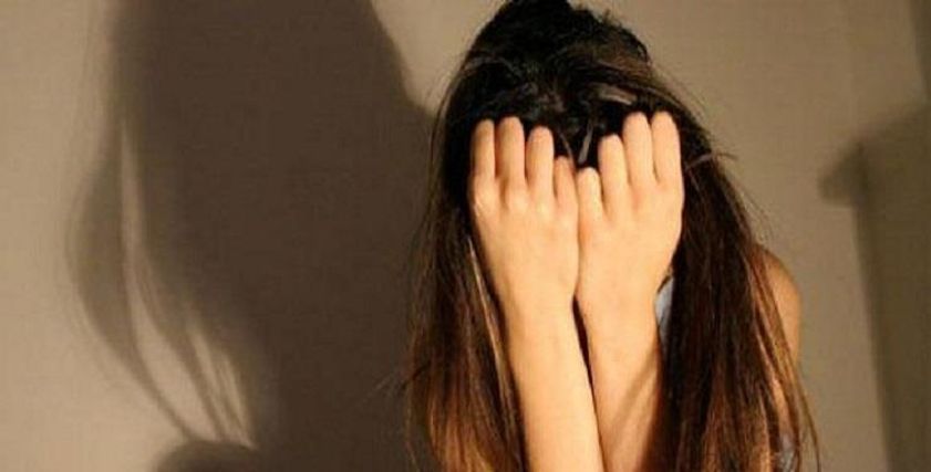عد تأديته صلاة الظهر بالمسجد.. سائق يهتك عرض راكبة في الحافلة