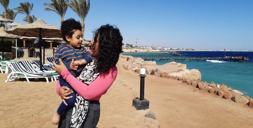 أميرة رضا تشارك في منتدى شباب العالم بصحبة ابنها الاصغر