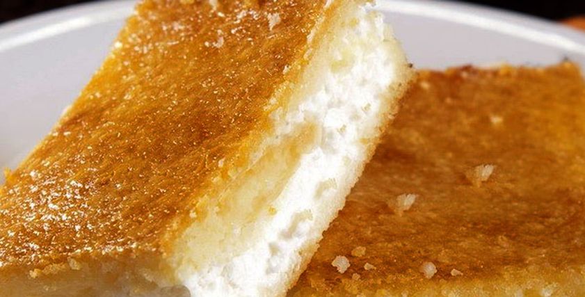 قطع بسبوسة بالقشطة