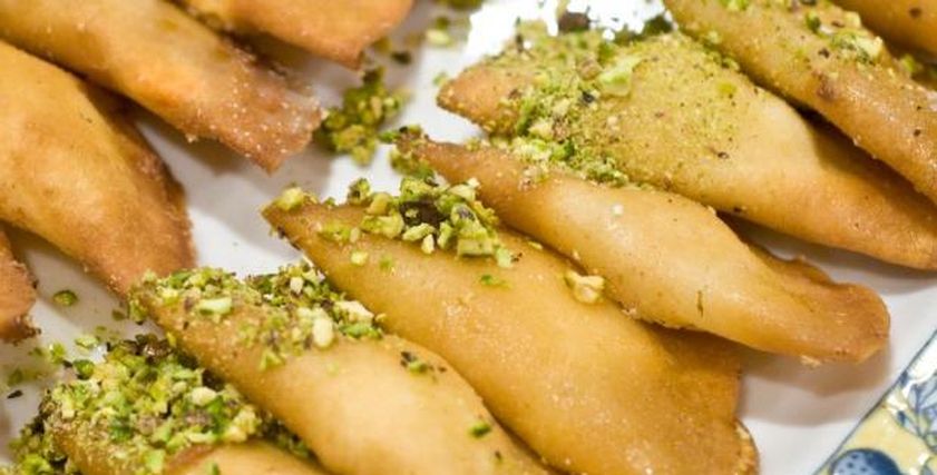 طريقة عمل القطايف فاطمة ابو حاتي
