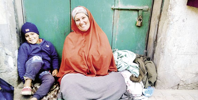 «فتحية» على رصيف مواجه لمحطة مصر بالإسكندرية