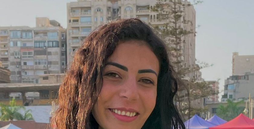 آية عز الفائزة في بطولة العالم للأساتذة لسباحة الزعانف