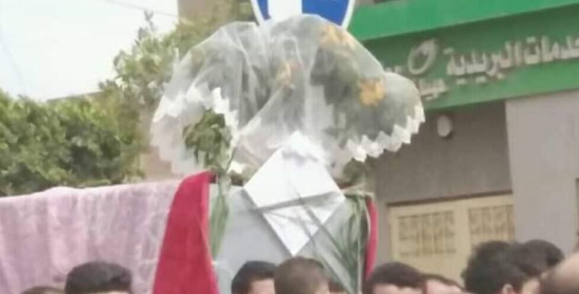 نعش باطرحة والورود