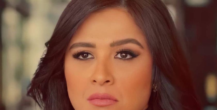 ياسمين عبد العزيز