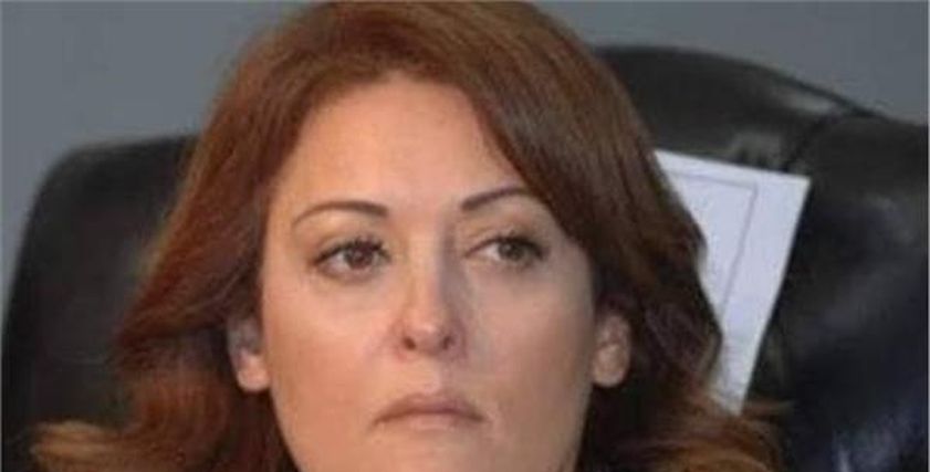 الفنانة نهال عنبر