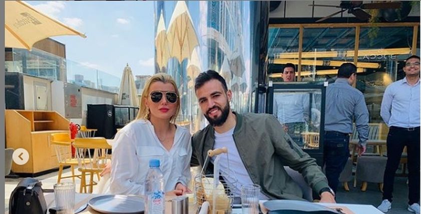 زوجة لاعب الزمالك تشارك متابعيها بصورهما.. والجماهير:
